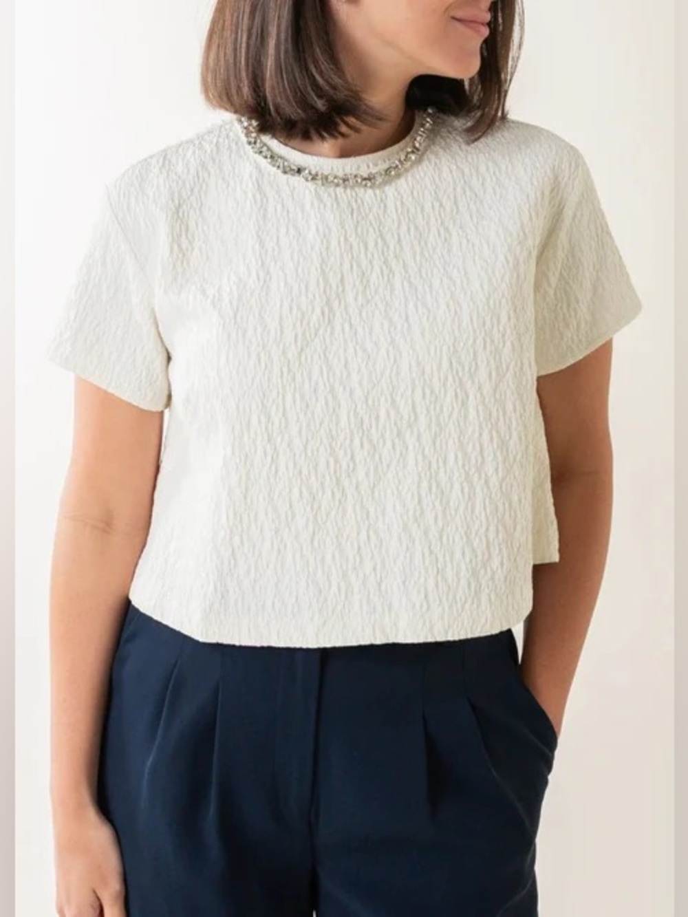 NWT LUCY PARIS Cream Textured Cropped Blouse Removable Collar Medium